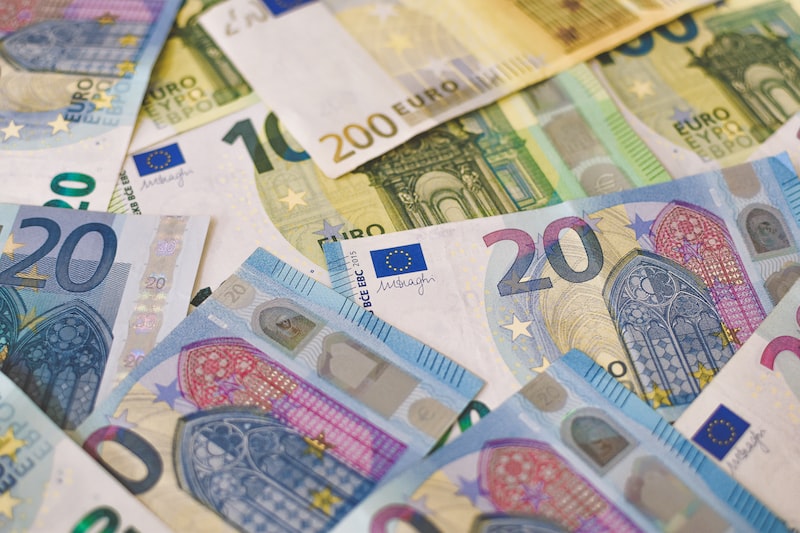Banque en ligne avec dépôt d'espèces